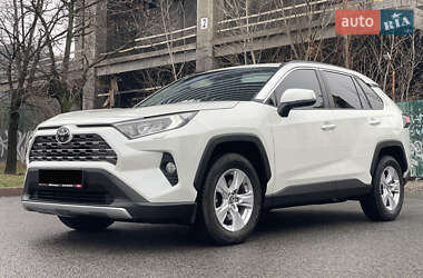 Позашляховик / Кросовер Toyota RAV4 2020 в Києві