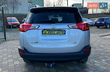 Внедорожник / Кроссовер Toyota RAV4 2015 в 