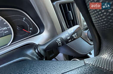 Внедорожник / Кроссовер Toyota RAV4 2015 в 
