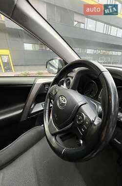 Внедорожник / Кроссовер Toyota RAV4 2017 в Киеве