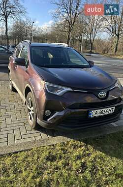 Позашляховик / Кросовер Toyota RAV4 2016 в Києві