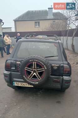 Внедорожник / Кроссовер Toyota RAV4 1998 в 