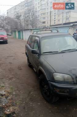 Внедорожник / Кроссовер Toyota RAV4 1998 в 