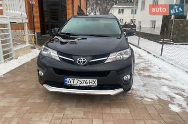 Внедорожник / Кроссовер Toyota RAV4 2015 в Ивано-Франковске