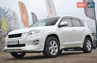 Внедорожник / Кроссовер Toyota RAV4 2011 в 