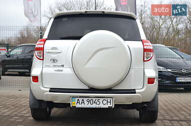 Внедорожник / Кроссовер Toyota RAV4 2011 в 