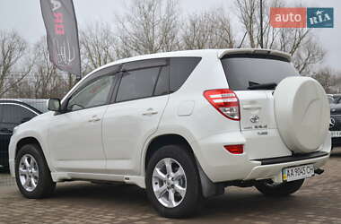 Внедорожник / Кроссовер Toyota RAV4 2011 в 