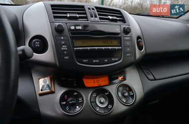 Внедорожник / Кроссовер Toyota RAV4 2011 в 