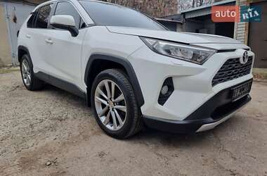 Позашляховик / Кросовер Toyota RAV4 2019 в Харкові