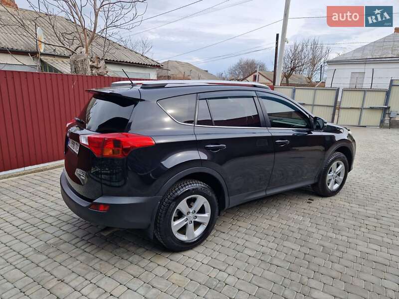 Внедорожник / Кроссовер Toyota RAV4 2013 в Первомайске