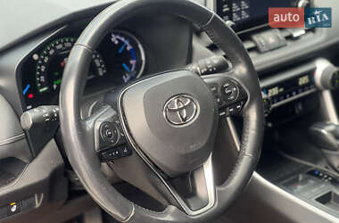 Внедорожник / Кроссовер Toyota RAV4 2020 в Рокитном
