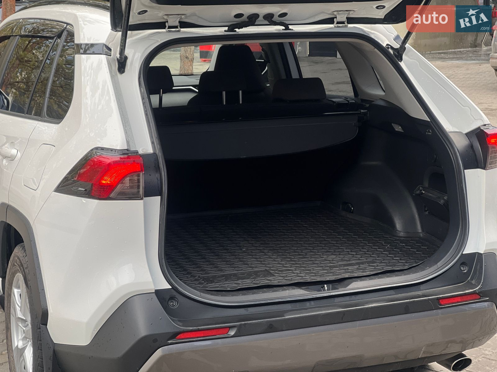 2020 Toyota RAV 4 - мініатюра 21