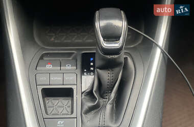 Внедорожник / Кроссовер Toyota RAV4 2020 в Рокитном