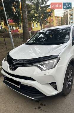 Внедорожник / Кроссовер Toyota RAV4 2017 в Киеве