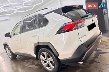 Внедорожник / Кроссовер Toyota RAV4 2019 в 