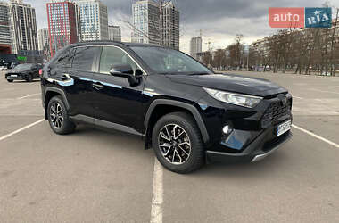 Внедорожник / Кроссовер Toyota RAV4 2021 в Киеве