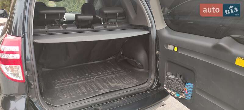 Внедорожник / Кроссовер Toyota RAV4 2010 в Балаклее