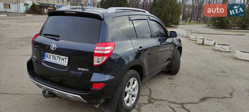 Внедорожник / Кроссовер Toyota RAV4 2010 в Балаклее