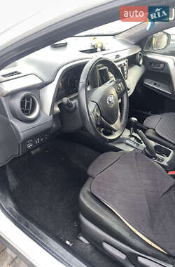 Внедорожник / Кроссовер Toyota RAV4 2018 в 