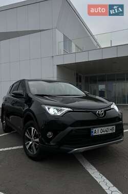 Внедорожник / Кроссовер Toyota RAV4 2017 в Киеве