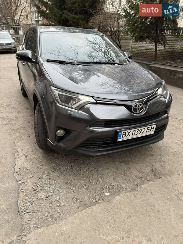 Позашляховик / Кросовер Toyota RAV4 2017 в Хмельницькому