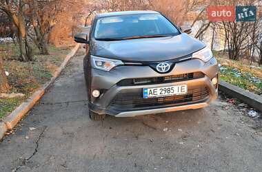 Внедорожник / Кроссовер Toyota RAV4 2017 в Кривом Роге