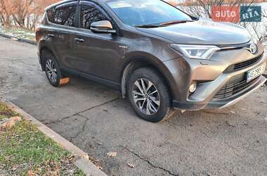 Внедорожник / Кроссовер Toyota RAV4 2017 в Кривом Роге