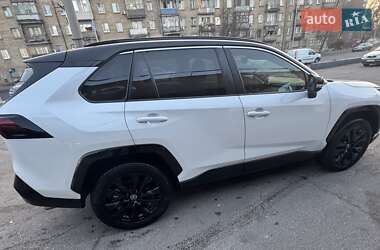 Внедорожник / Кроссовер Toyota RAV4 2022 в Киеве