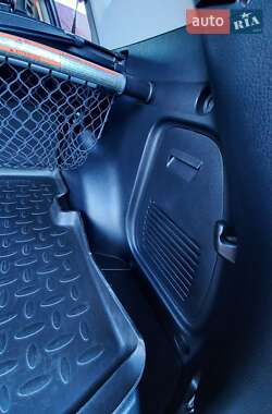 Внедорожник / Кроссовер Toyota RAV4 2013 в 