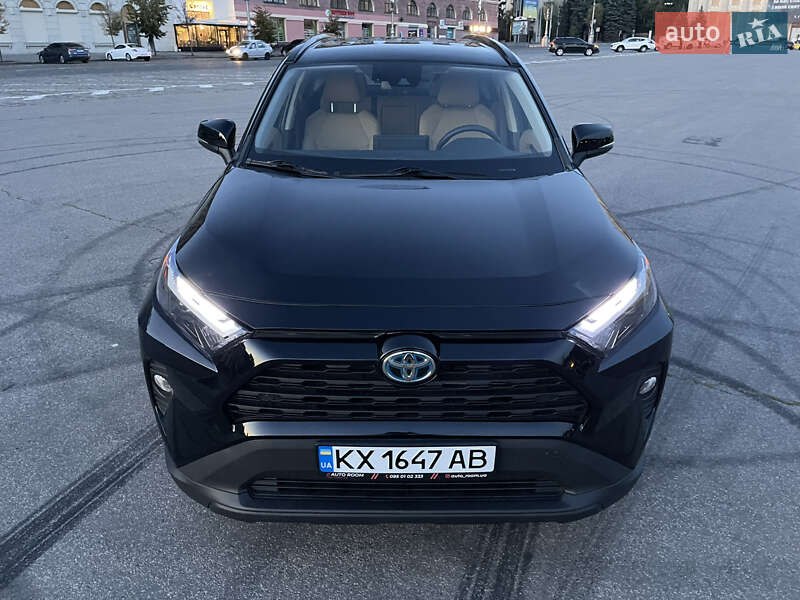 Позашляховик / Кросовер Toyota RAV4 2019 в Харкові