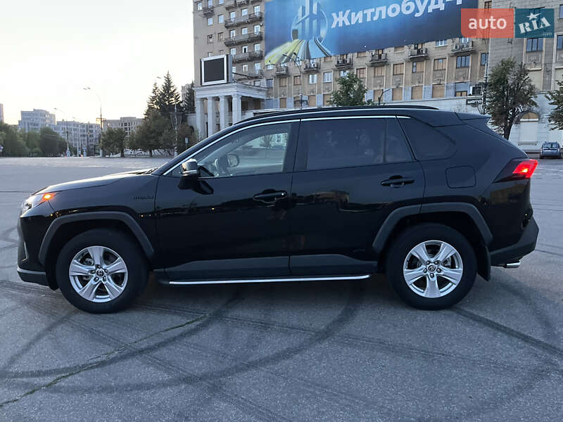 Позашляховик / Кросовер Toyota RAV4 2019 в Харкові
