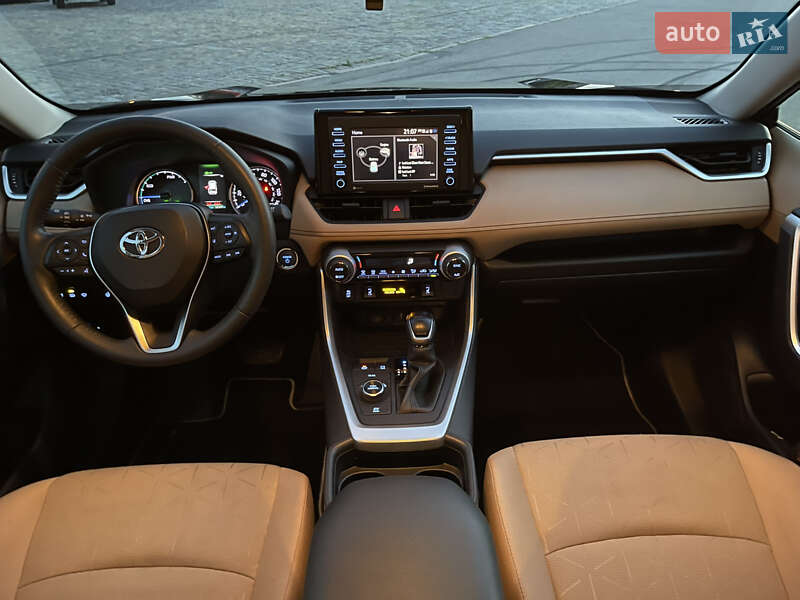 Позашляховик / Кросовер Toyota RAV4 2019 в Харкові