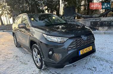 Позашляховик / Кросовер Toyota RAV4 2020 в Львові