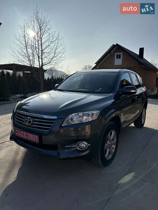 Позашляховик / Кросовер Toyota RAV4 2011 в Монастириській