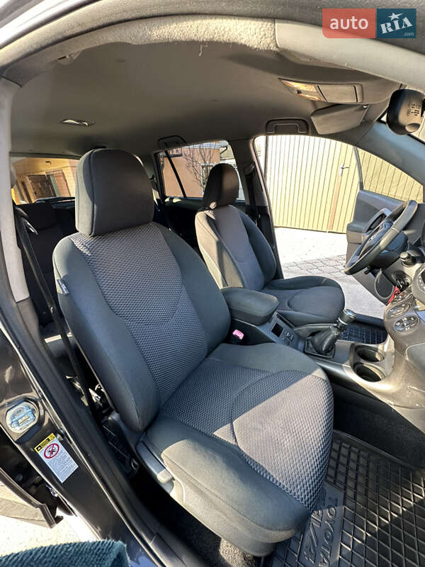 Позашляховик / Кросовер Toyota RAV4 2011 в Монастириській