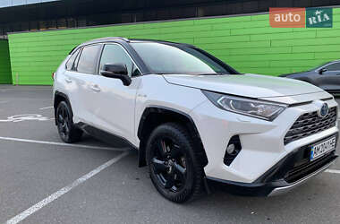 Внедорожник / Кроссовер Toyota RAV4 2021 в Киеве