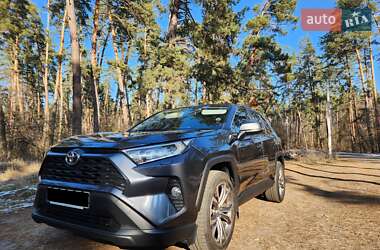 Позашляховик / Кросовер Toyota RAV4 2020 в Черкасах