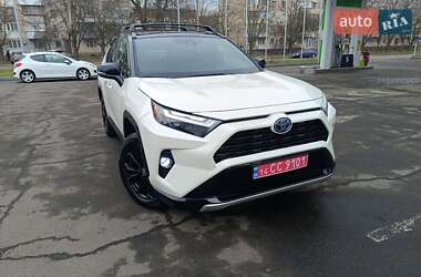 Внедорожник / Кроссовер Toyota RAV4 2022 в 