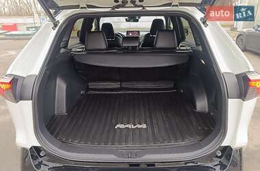 Внедорожник / Кроссовер Toyota RAV4 2022 в 