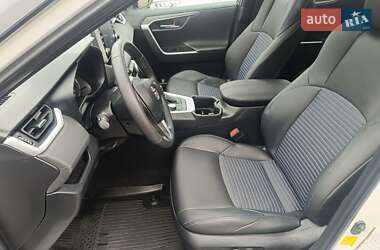 Внедорожник / Кроссовер Toyota RAV4 2022 в 