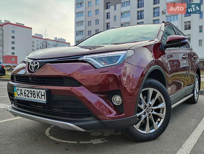 Внедорожник / Кроссовер Toyota RAV4 2015 в Киеве