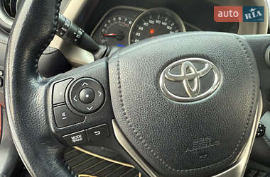 Внедорожник / Кроссовер Toyota RAV4 2013 в 