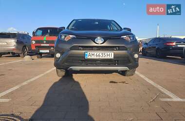 Позашляховик / Кросовер Toyota RAV4 2017 в 
