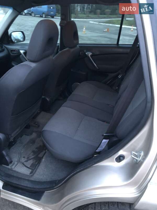 Позашляховик / Кросовер Toyota RAV4 2005 в Києві