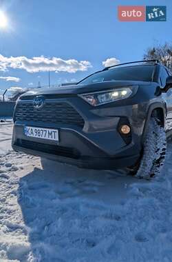 Внедорожник / Кроссовер Toyota RAV4 2021 в Киеве