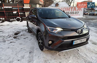 Внедорожник / Кроссовер Toyota RAV4 2016 в Киеве