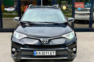 Внедорожник / Кроссовер Toyota RAV4 2016 в Киеве