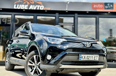 Внедорожник / Кроссовер Toyota RAV4 2016 в Киеве