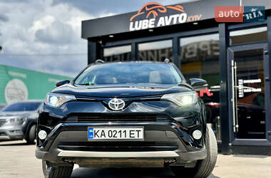 Внедорожник / Кроссовер Toyota RAV4 2016 в Киеве