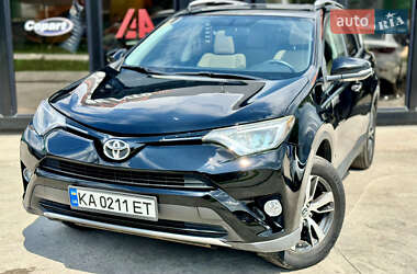 Внедорожник / Кроссовер Toyota RAV4 2016 в Киеве